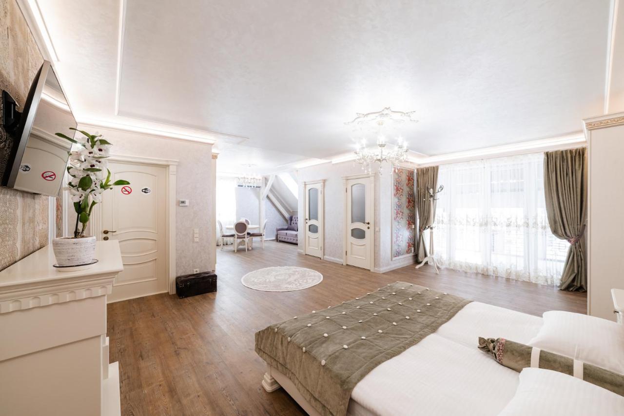 Vip Apartment On Duhnovicha Street .Free Parking. Uzhhorod Exterior foto